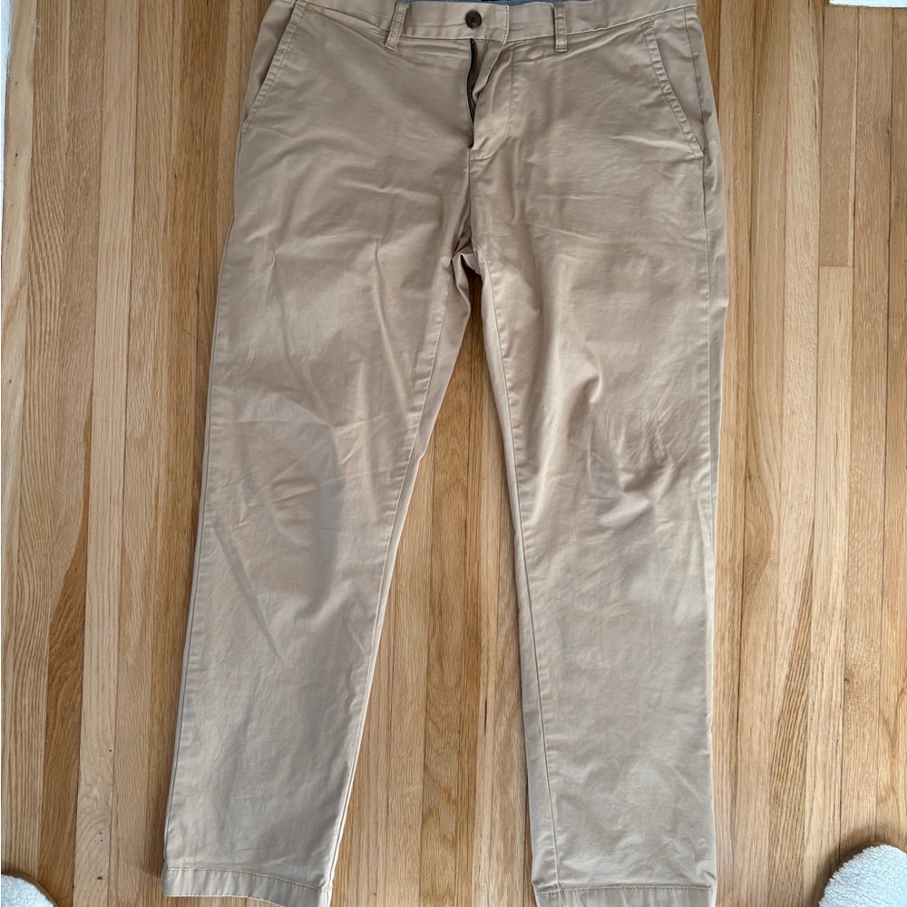 Tommy Hilfiger Men's Khaki Chinos